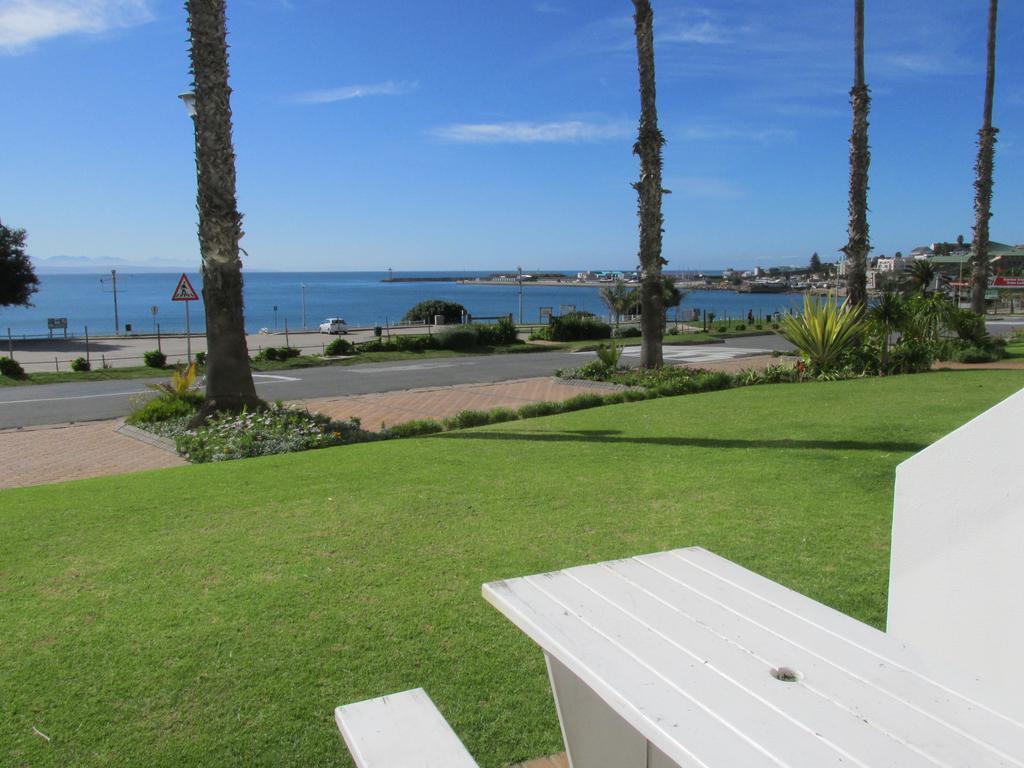 Point Village Accommodation - Santos 7 Mosselbaai Buitenkant foto